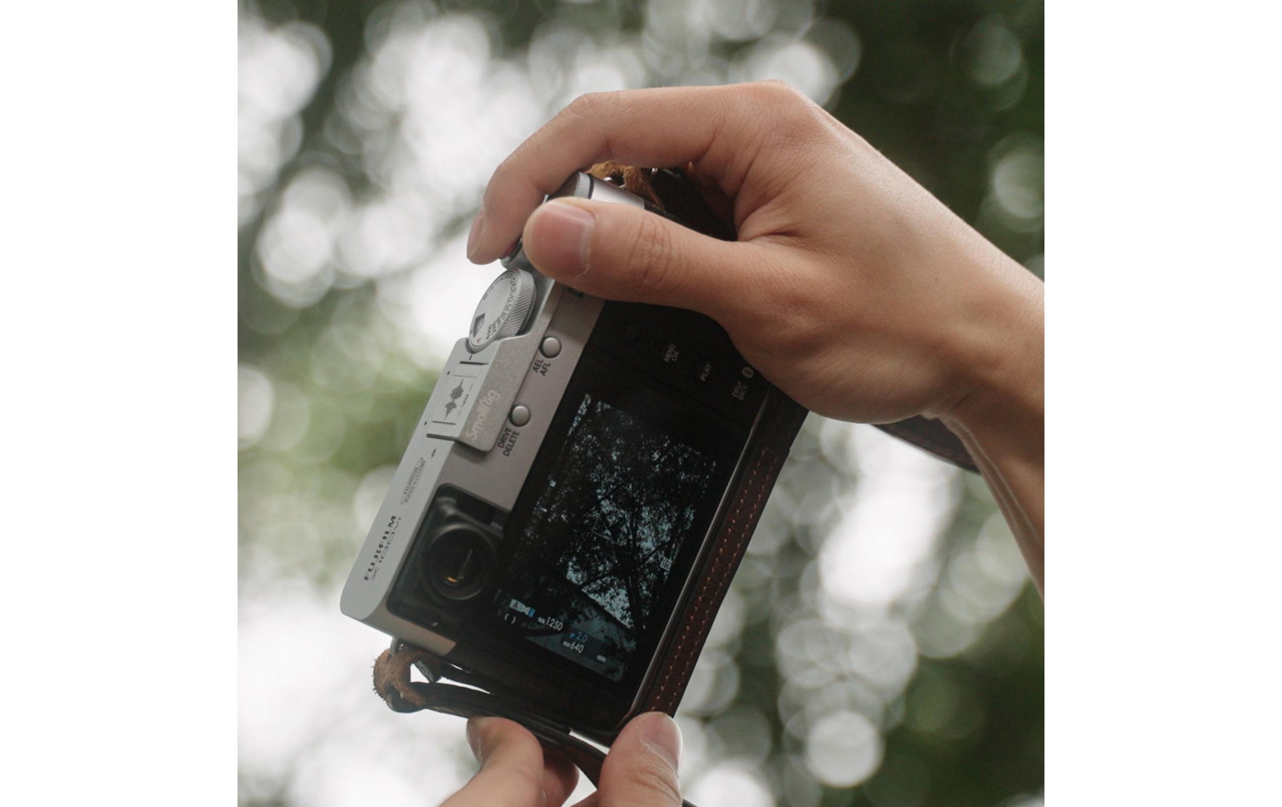 Daumengriff für FUJIFILM X100VI / X100V - SilberVerbessert die Sicherheit beim Halten der Kamera mit einer Hand