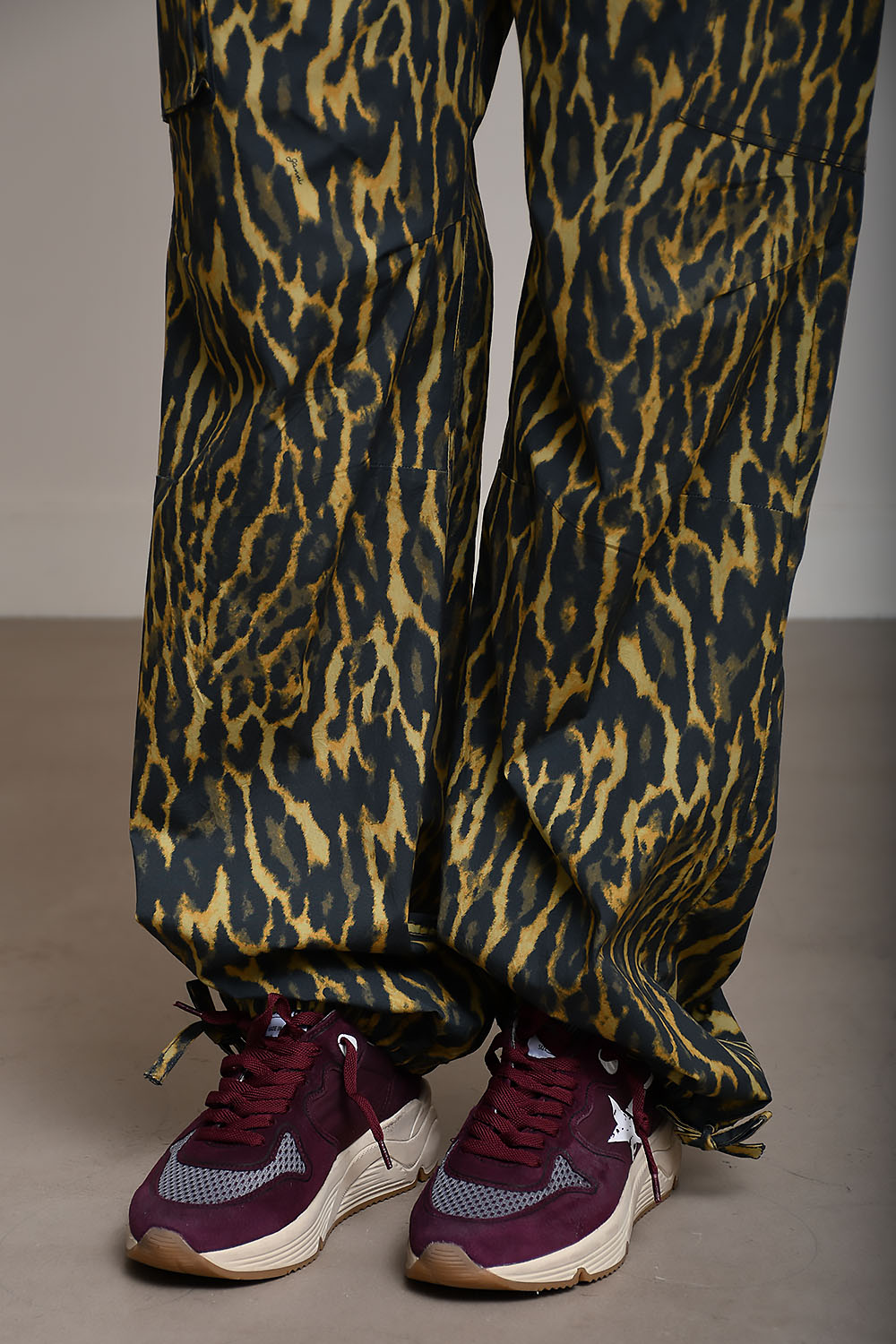 Printed stretch cargo pants
