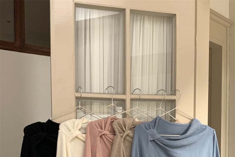 Allinya - Lange mouwen off-shoulder gebreide top met knoop