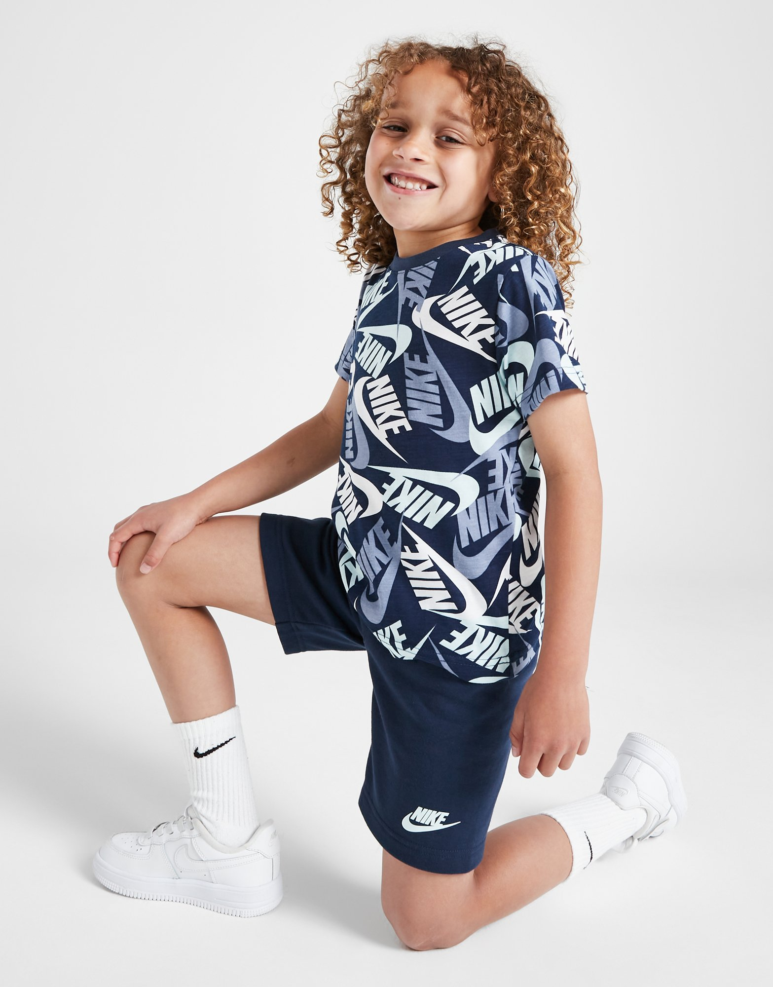 Nike Ensemble T-shirt/Short Imprimé Enfant