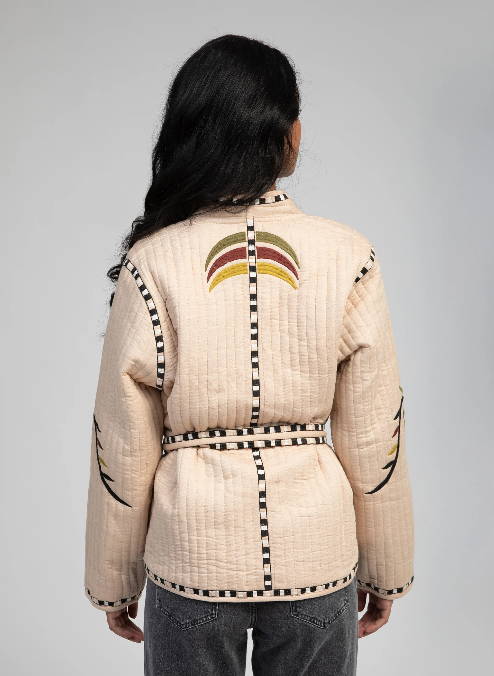 SARA - Veste cintrée brodée | Noir