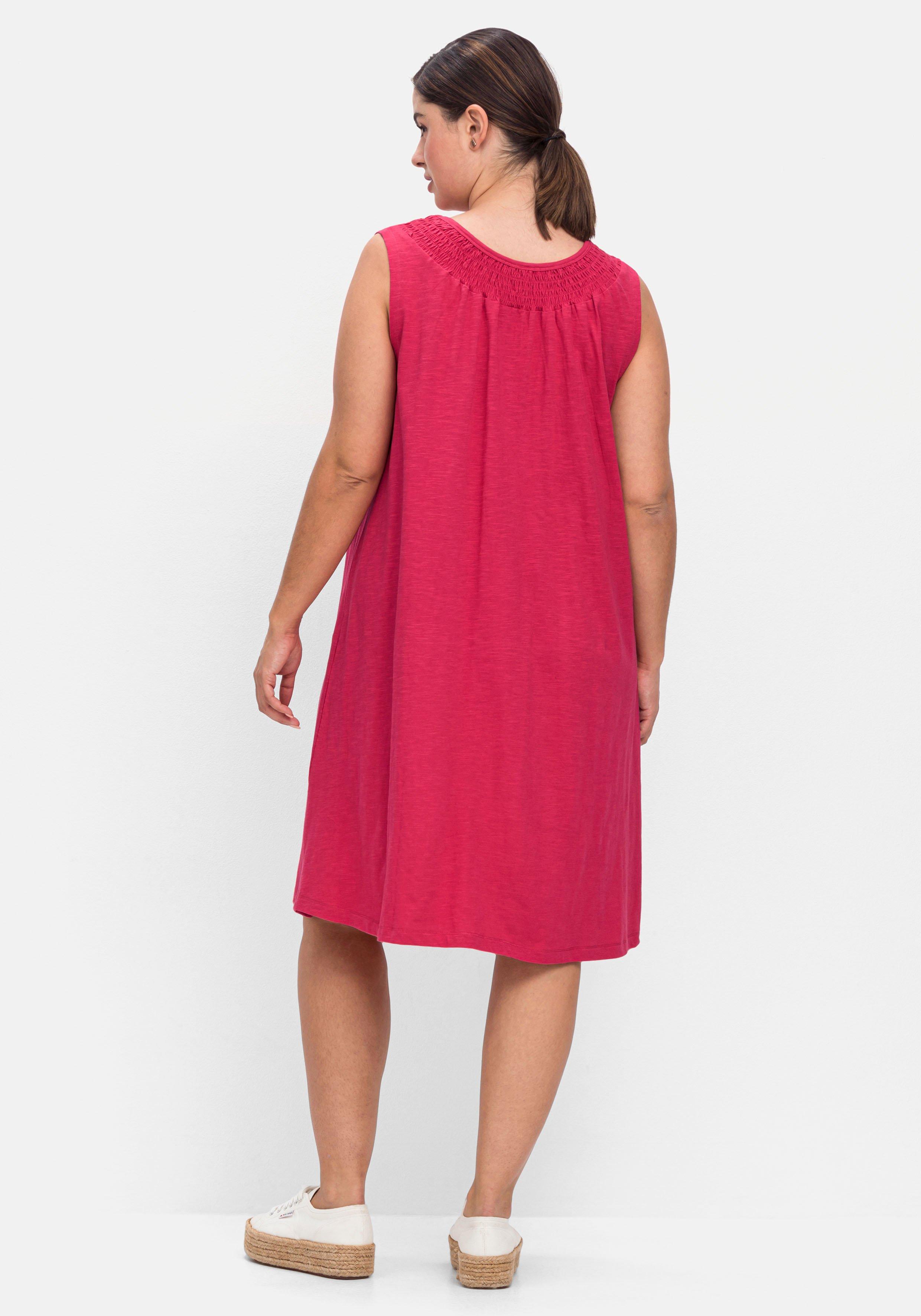 Shirtkleid mit Smok-Einsatz, in A-Linie