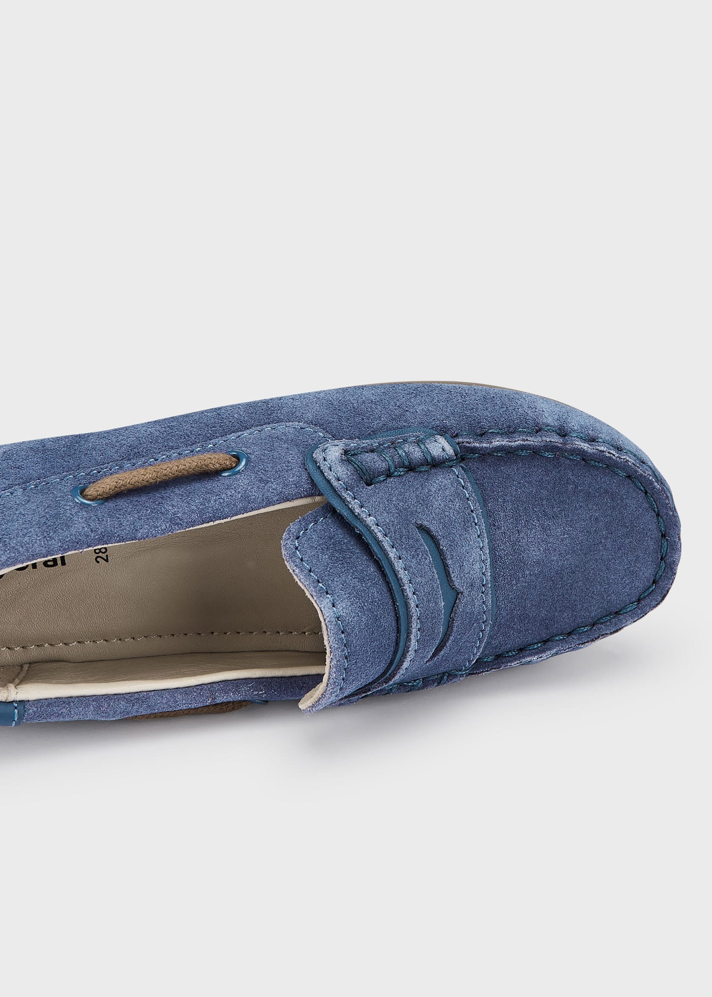 Mocassim de couro para menino