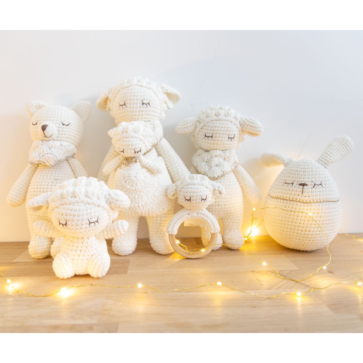 Mouton doré debout en crochet Frisette