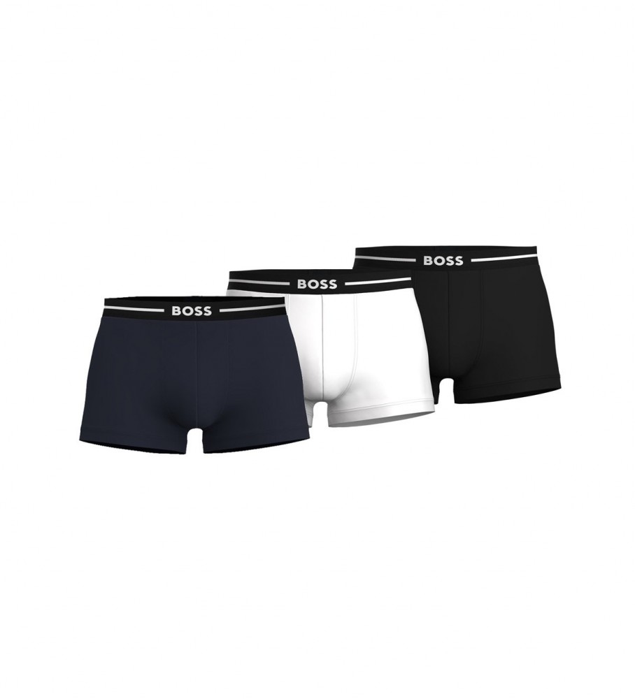 Conjunto de 3 cuecas boxer BOSS nas cores azul-marinho, preto e branco.