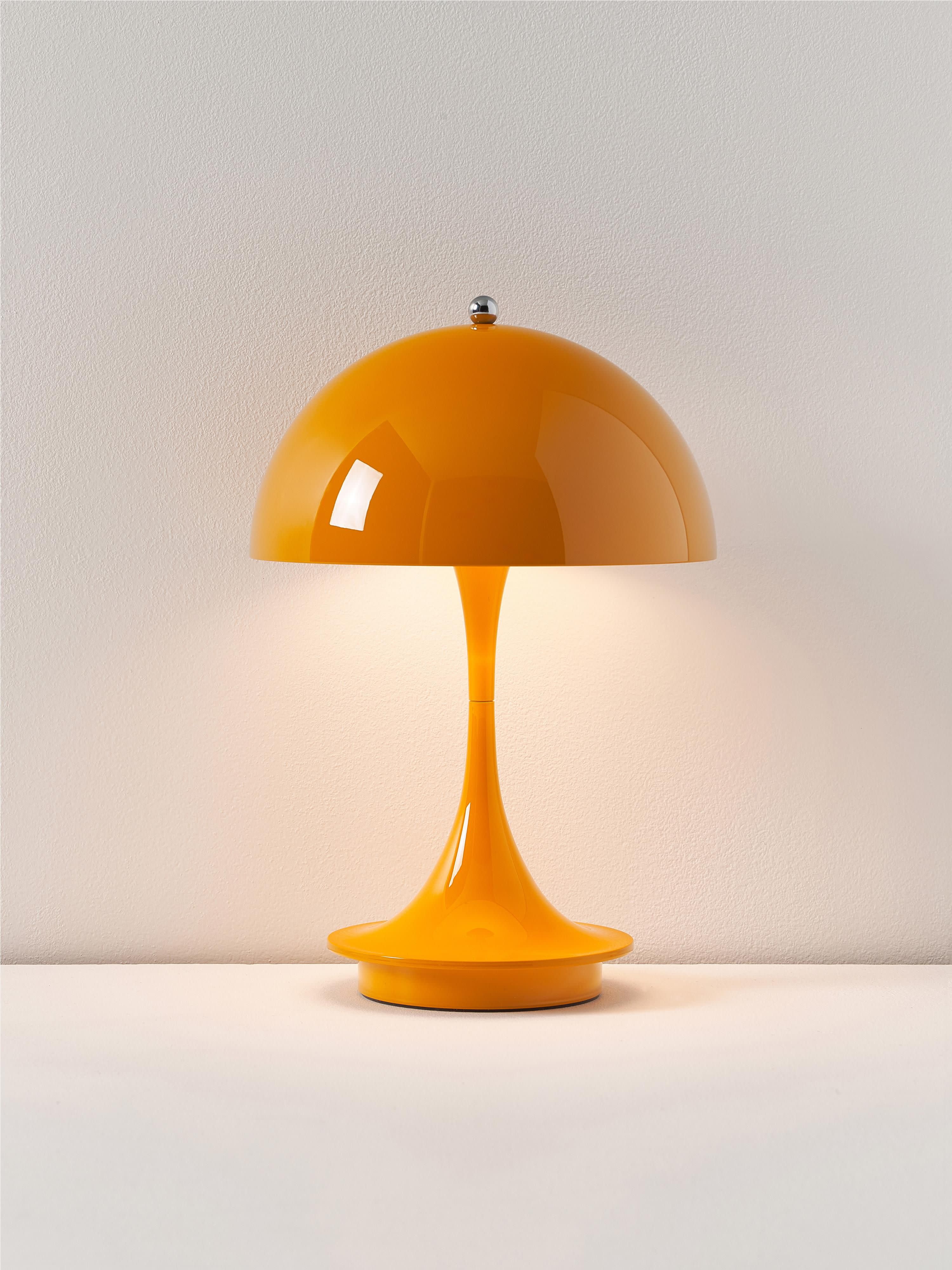 Draagbare dimbare LED tafellamp Panthella 160, design Verner Panton
