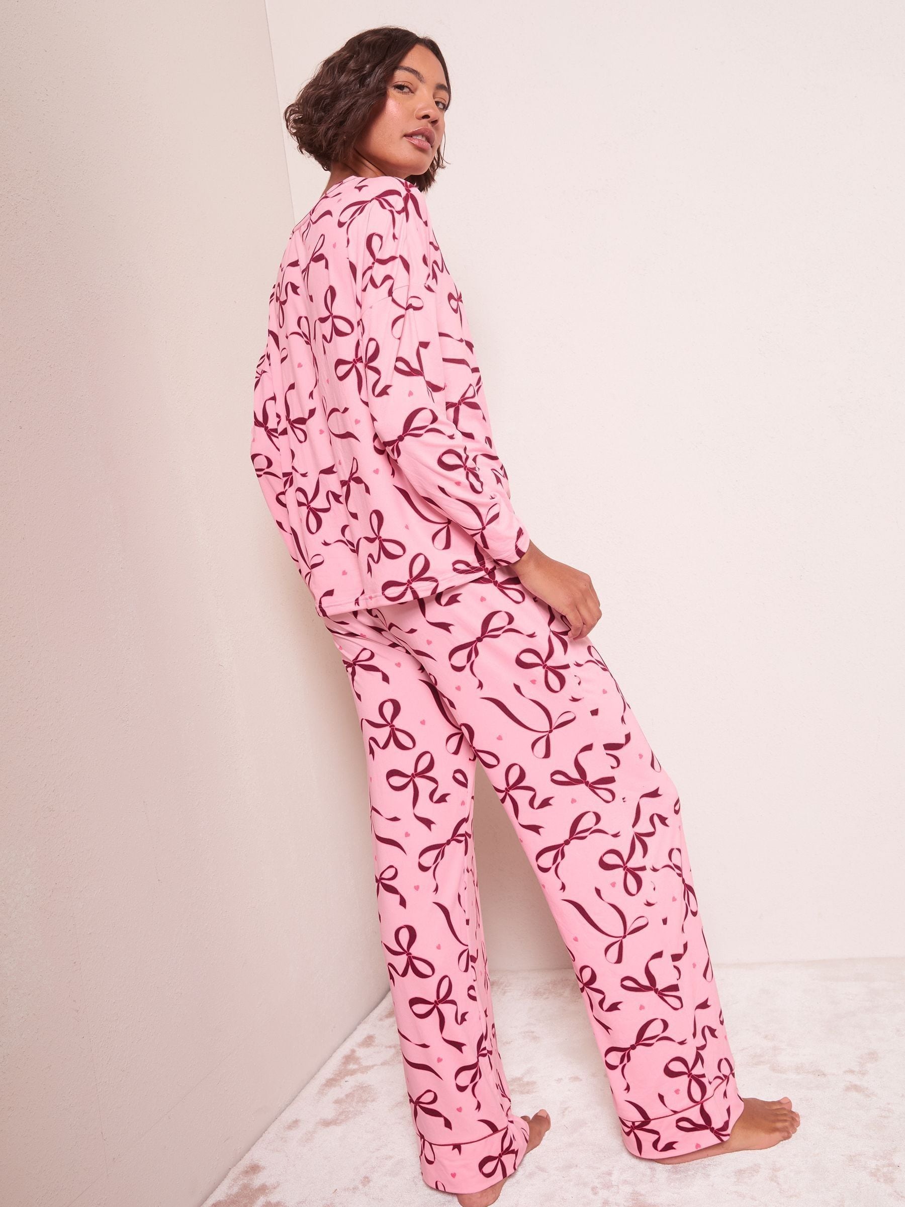 Friends Like These Bow Print Nightwear Set