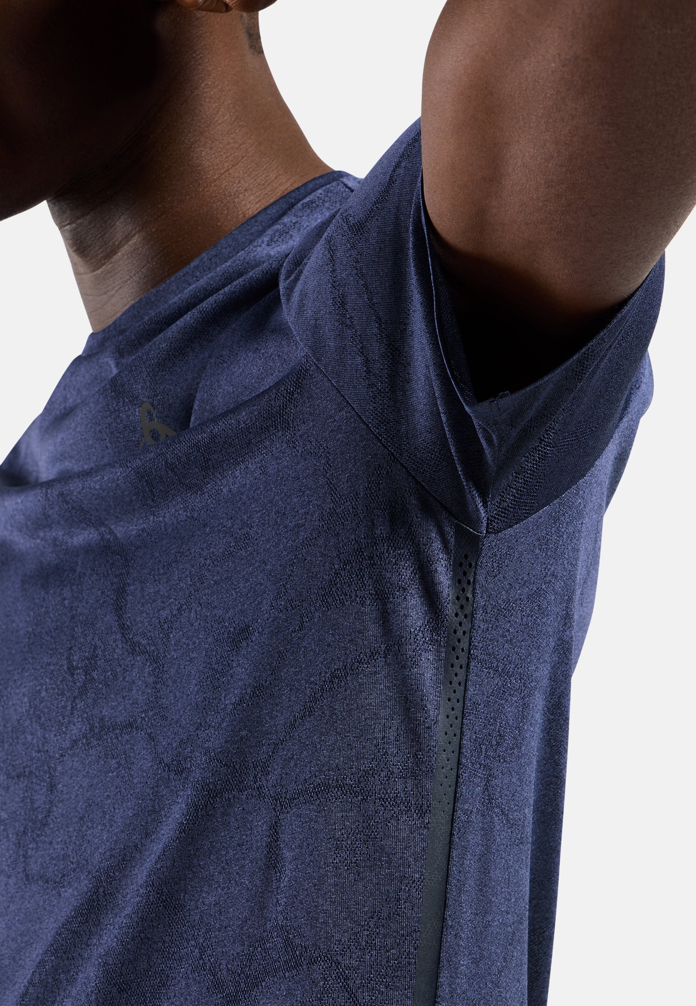 Zeroweight Engineered Chill-Tec Laufshirt in eclipse melange