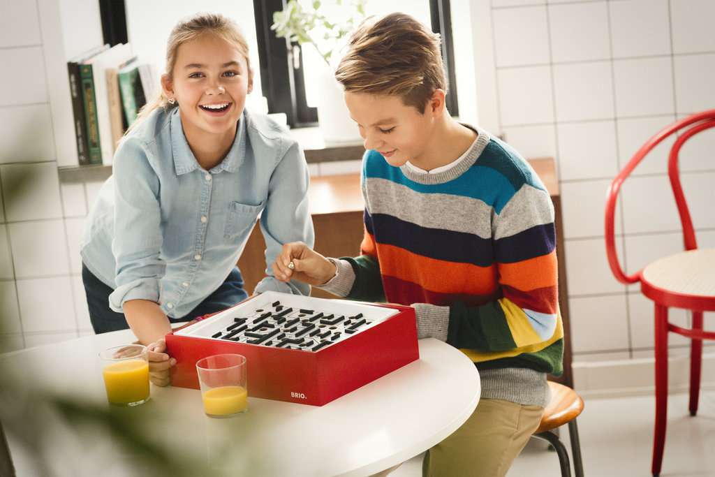 BRIO Spiel Labyrinth mit Übungsplatten, rot