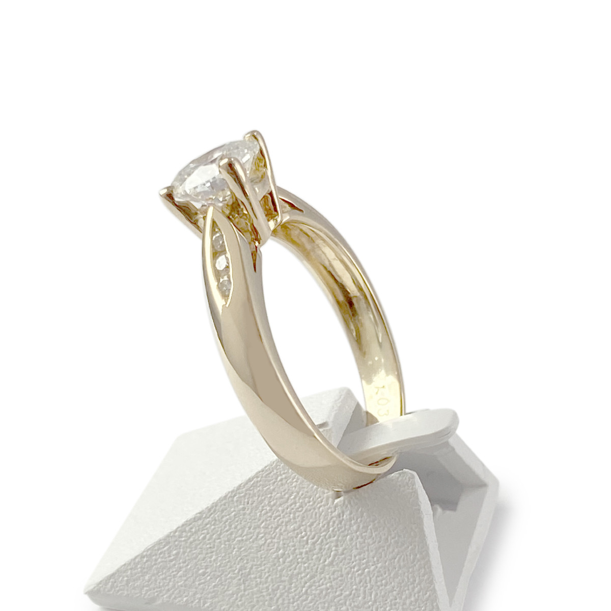 Solitaire d'occasion or 750 jaune diamant 1 carat et 6 diamants
