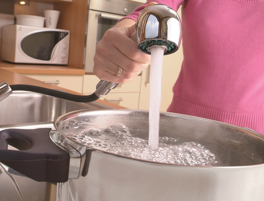 Schutte ULTRA ééngreepsmengkraan keuken met uittrekbare sproeier, lage druk, chroom
