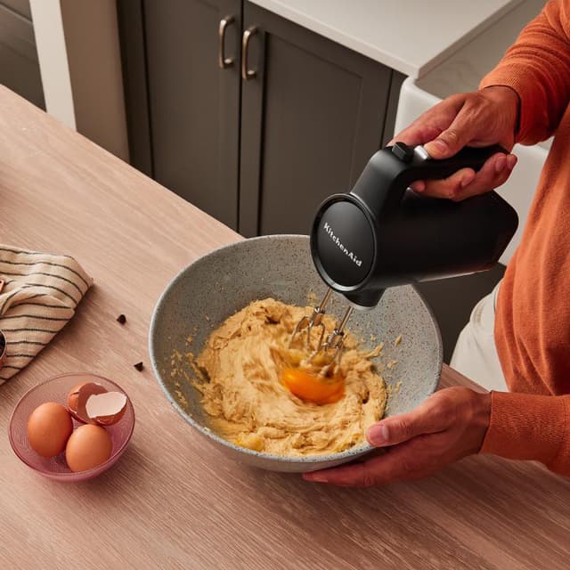 KitchenAid Go batteridrevet håndmikser 5KHMR700BM (sort)