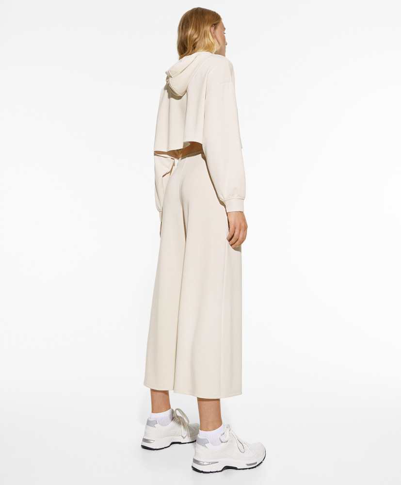 Calça cropped de pernas largas em modal macio ao toque