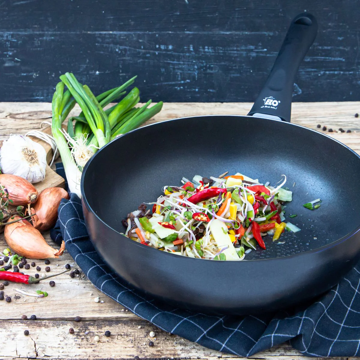 Poêle wok en aluminium avec couvercle en verre 20 cm Smart life Elo