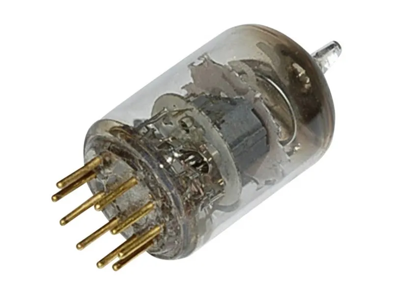 BTB Vertrieb E 180 F = 6 J 49 Elektronrør Pentode 190 V 13 mA Poltal: 9 Sokkeltype: Noval Indhold 1 stk
