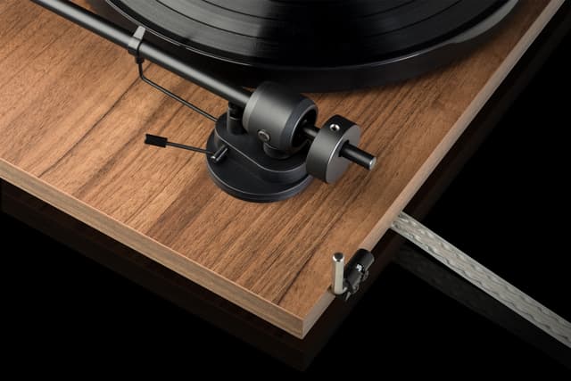 Pro-Ject E1 Phono AT3600L Walnut