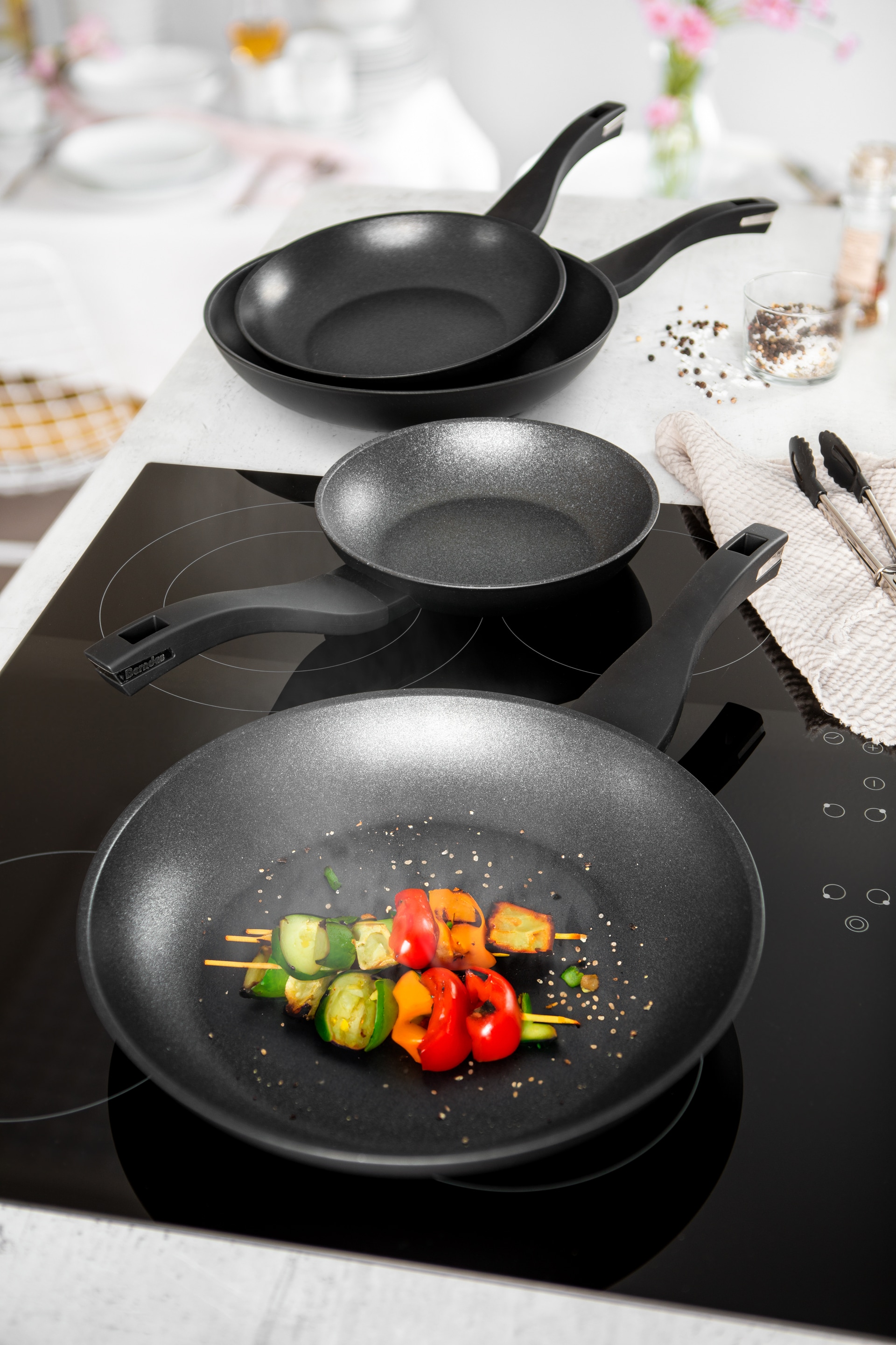 Berndes Pfanne ALLROUNDER-BALANCE® 30 cm Alu schwarz