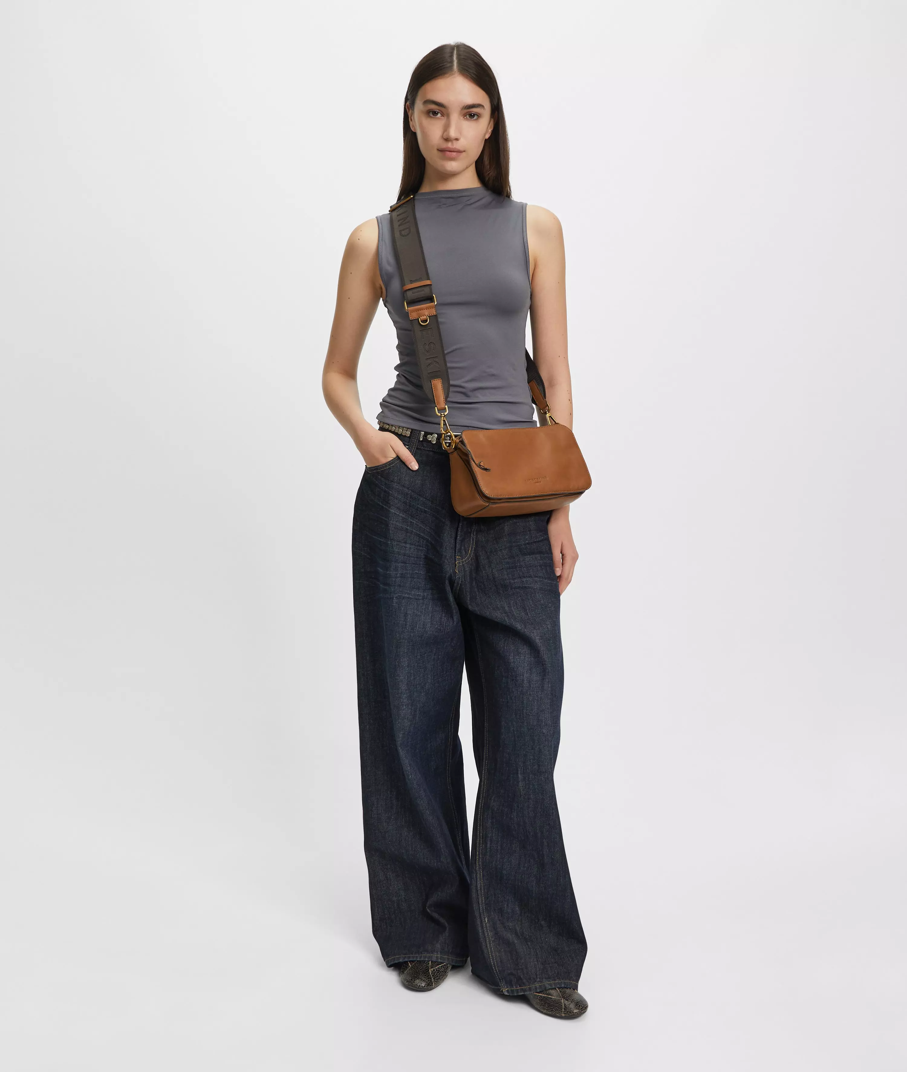 Clarice Crossbody M Spacious sheepskin shoulder bag