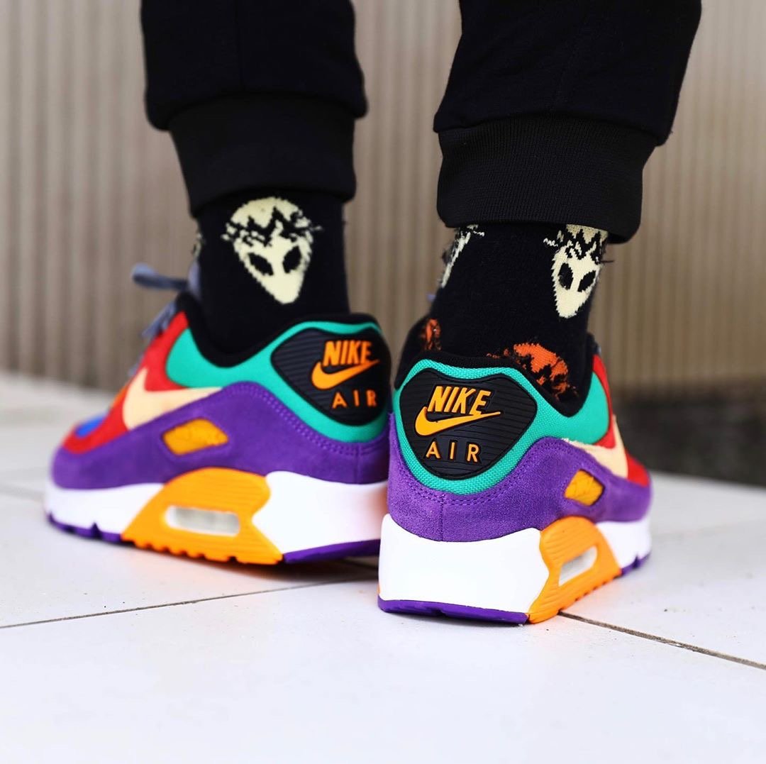 NIKE AIR MAX 90 QS 