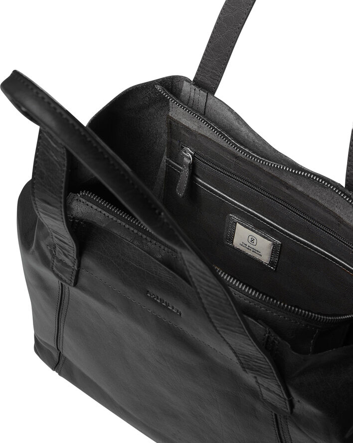 Saddler Paris Black