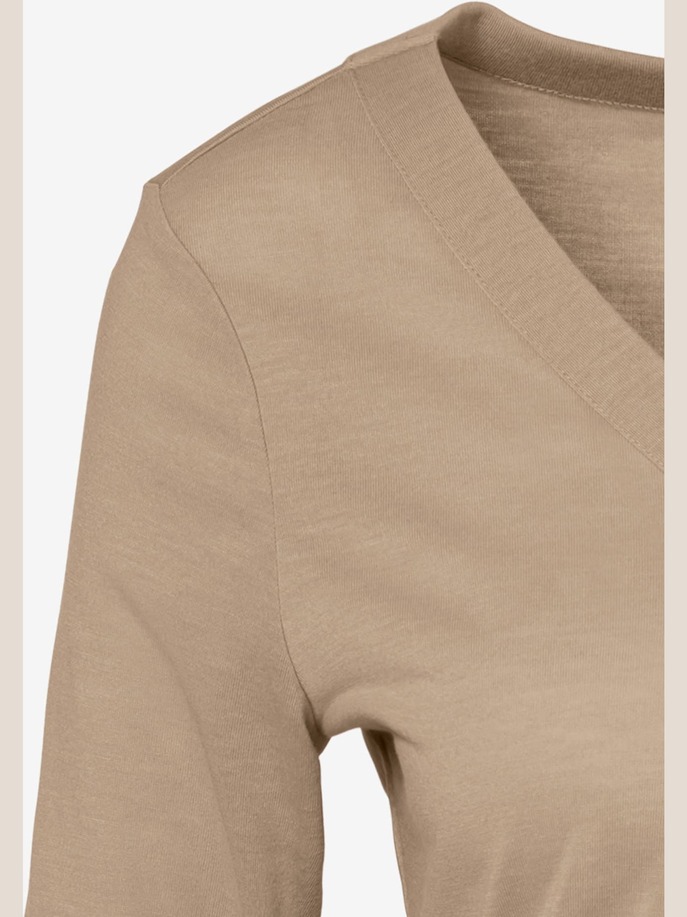 T-shirt à manches 3/4 col v, grand bouton imitation corne