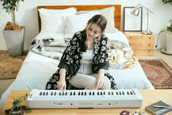 Casio CT-S1, Digital synthesizer, Hvid, Vekselstrøm, Batteri, AA, 4,5 kg
