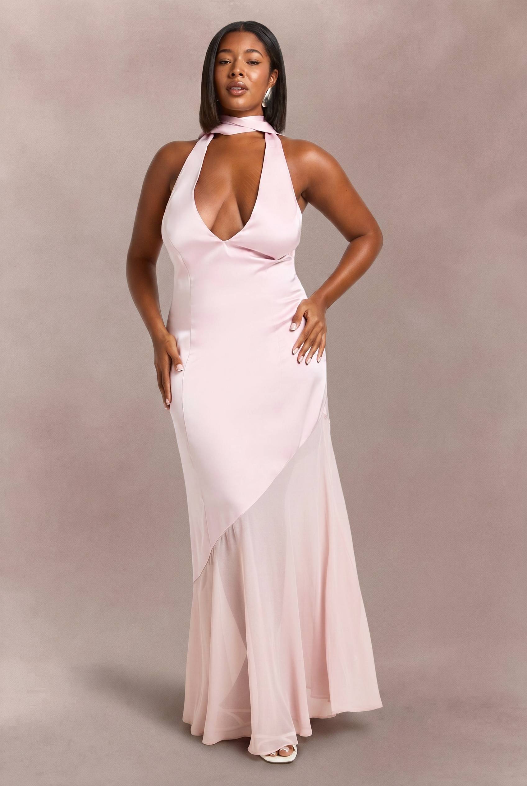 boohoo Robe Maxi Grande Taille En Mousseline Avec Détail Foulard En Satin