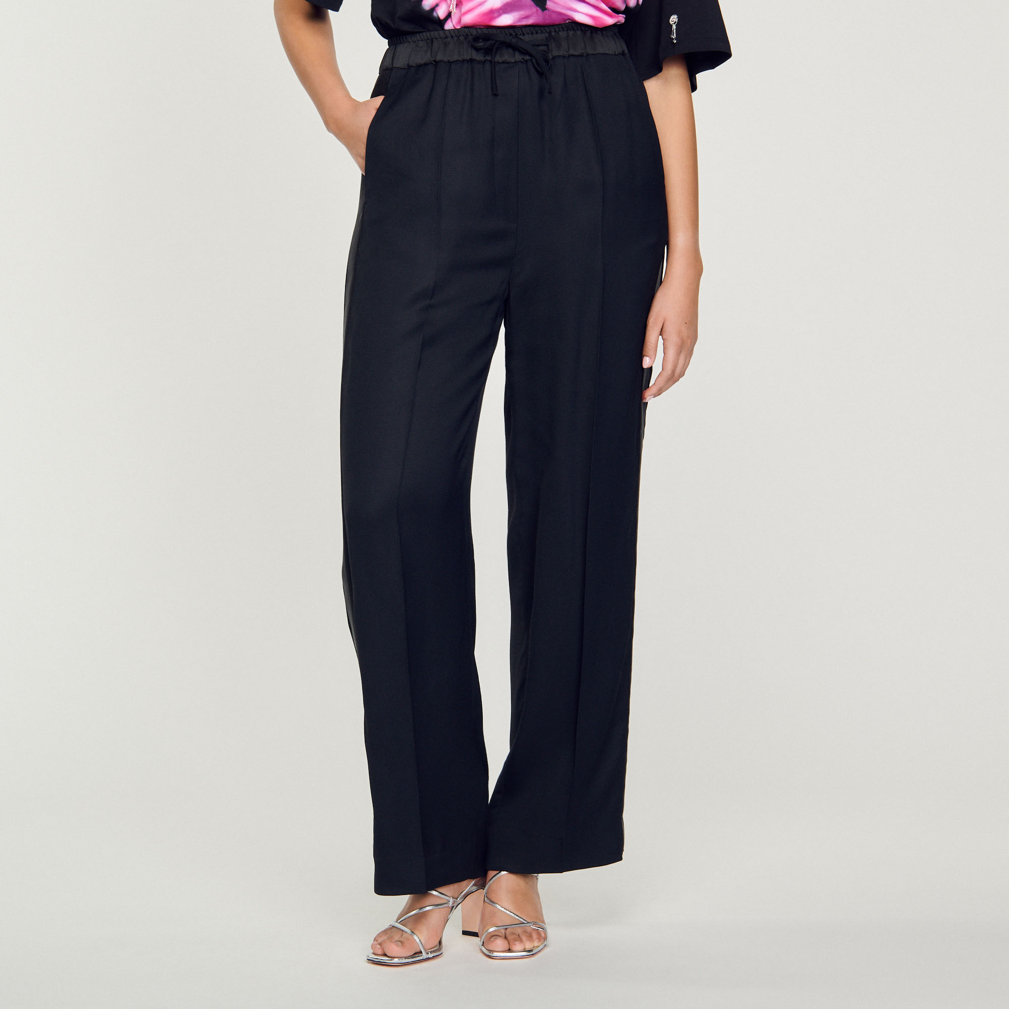 Pantalon large á bande laterale satinee