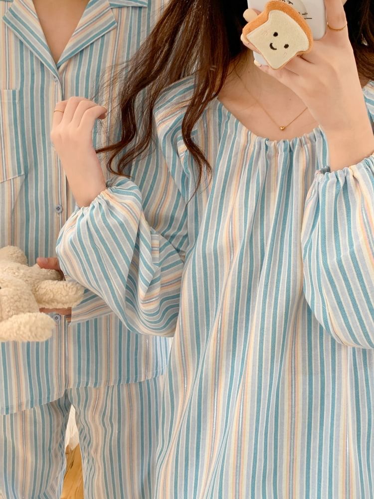 Tanee - Pyjamaset: gestreepte blouse met pofmouwen + broek