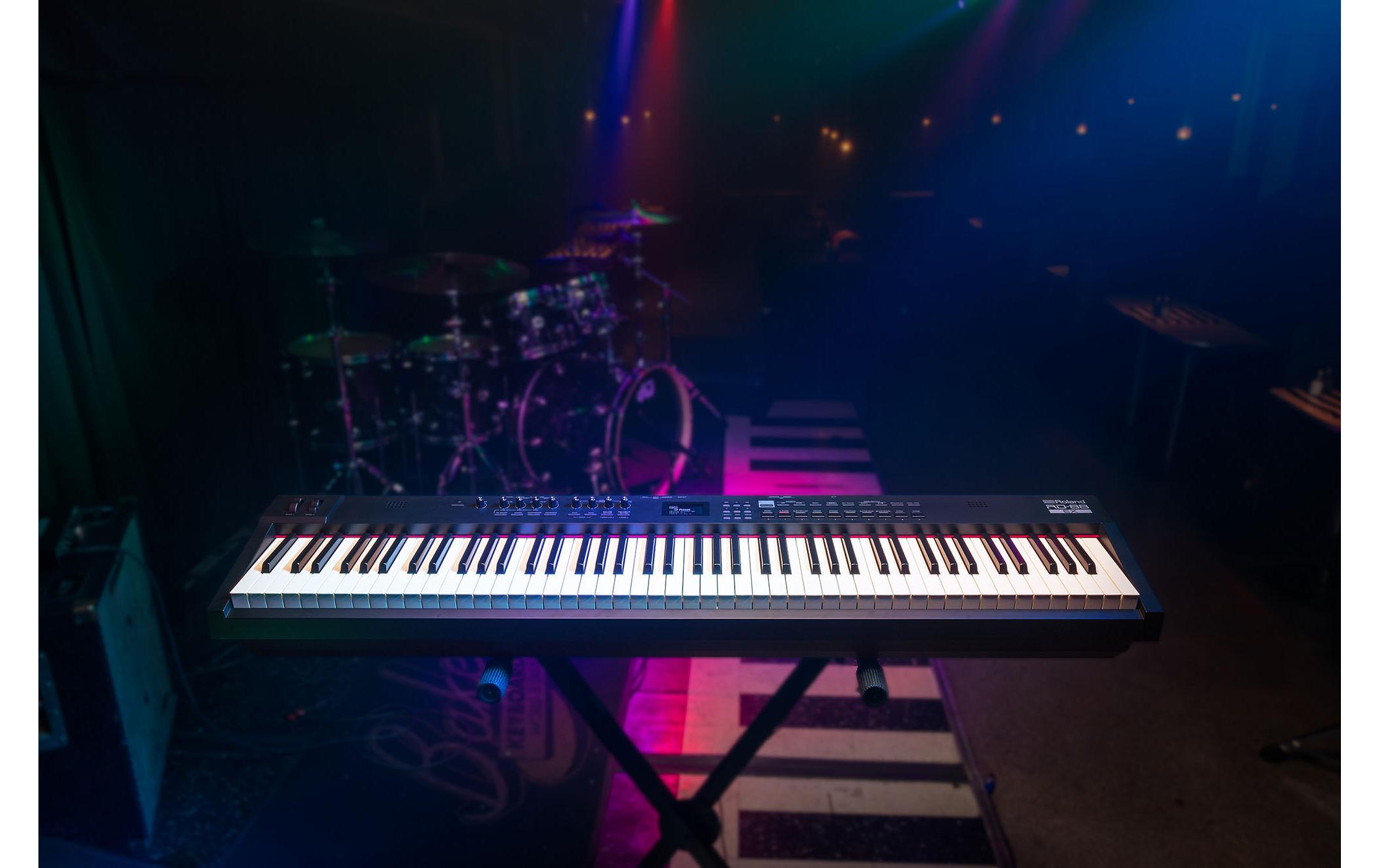 Stage Piano RD-88 EX<br>Stage Piano mit 88 gewichteten Tasten