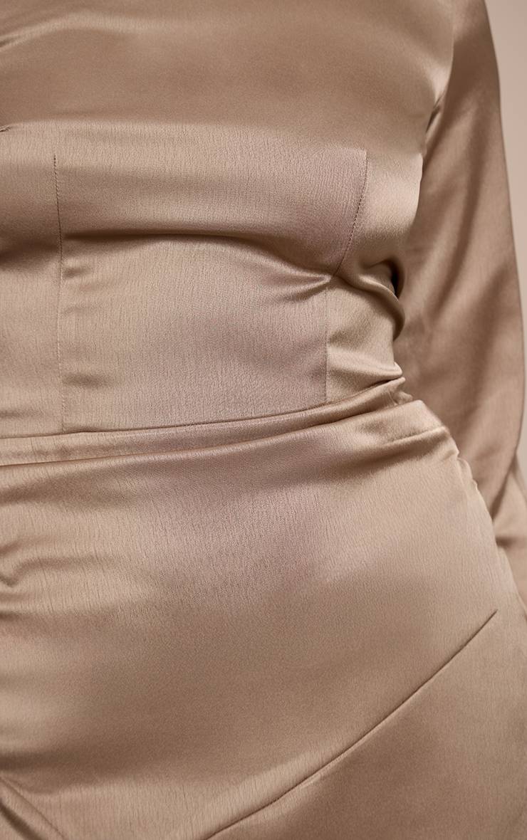 Moka Robe Droite Courte Asymétrique En Satin À Manche Longue