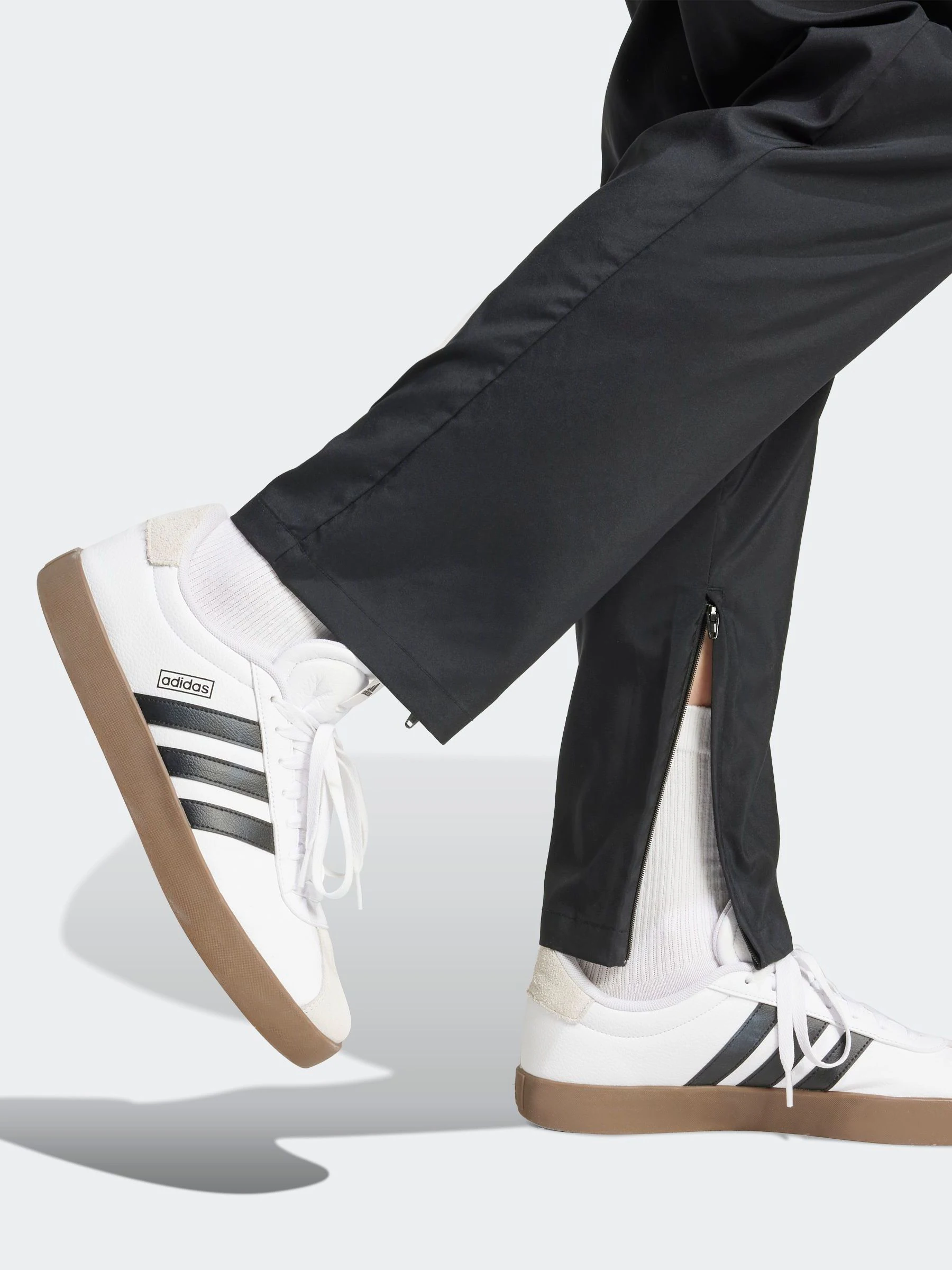 adidas Small Essentials Logo Stanford Trainingspakbroek met open zoom