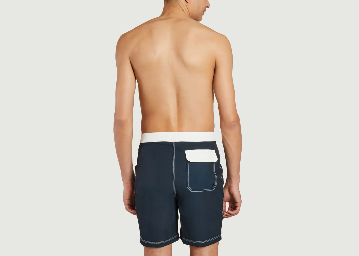 Short de bain avec détails contrastés KCA