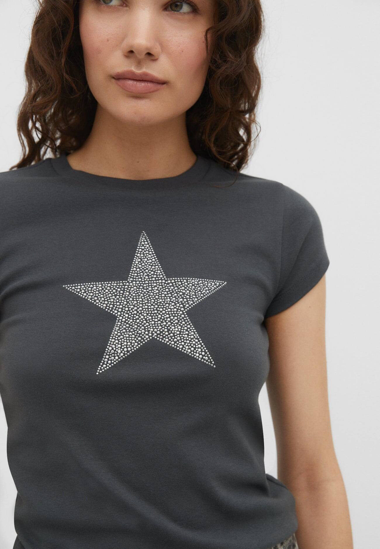 Camiseta com estrela de strass