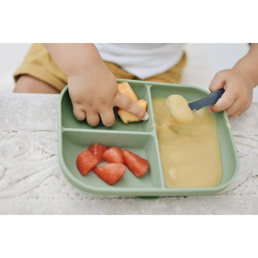 BEABA® Silikonteller mit Saugnapf Unterteilt salbeigrün