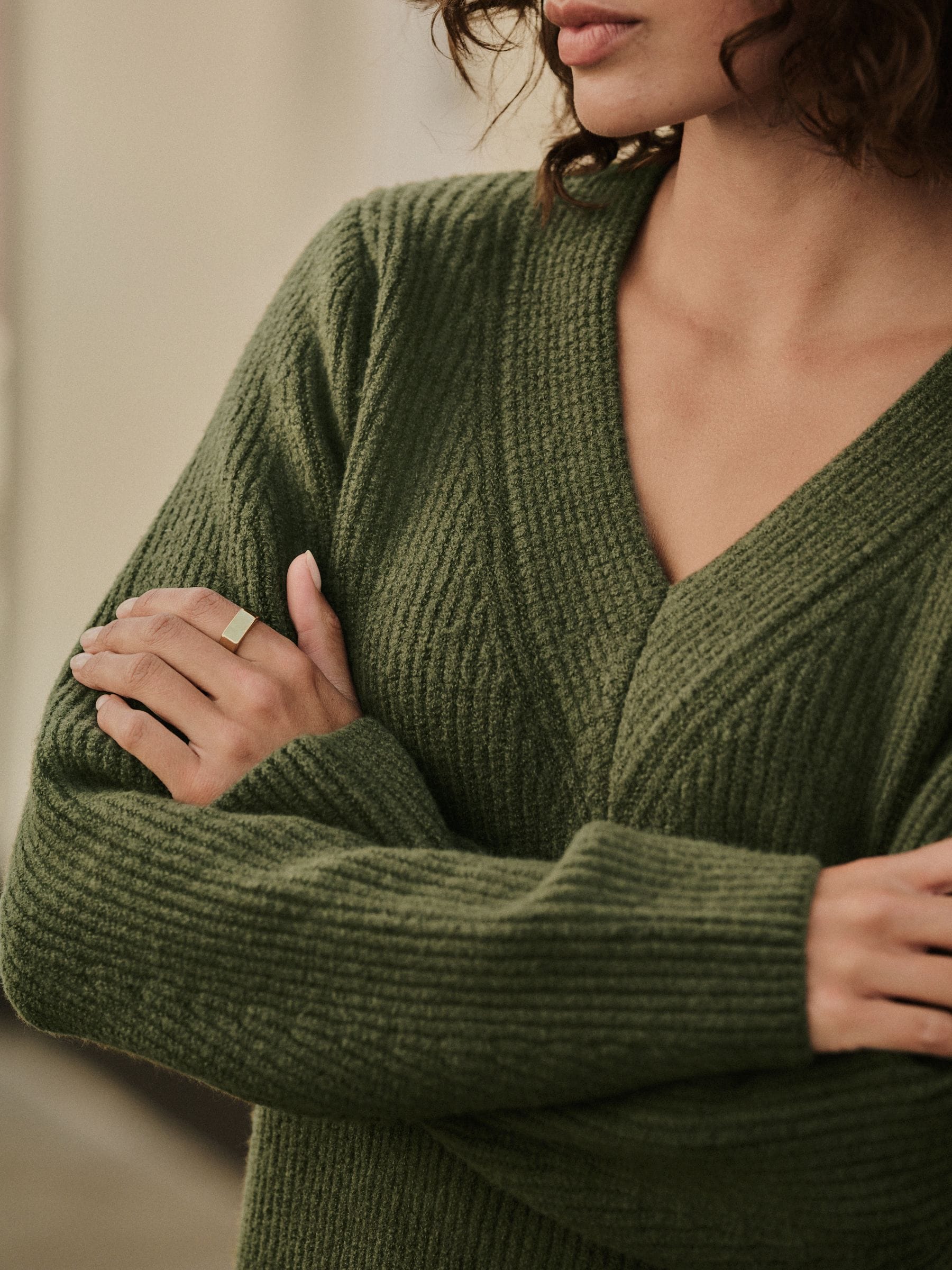Kakigroen - Super Soft V-Neck Midi Dress With Wool