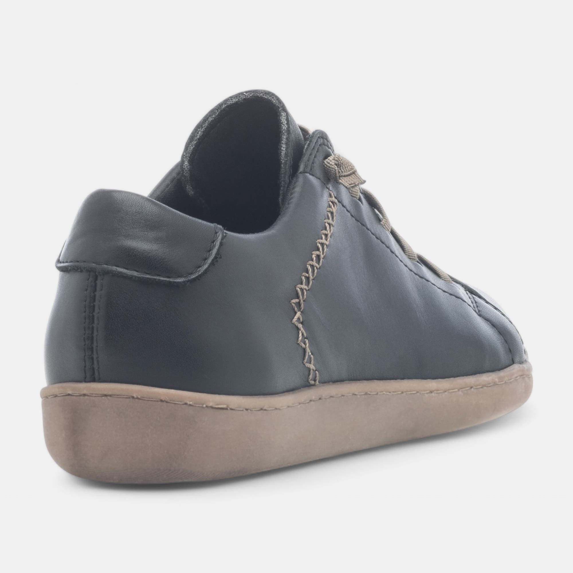 Baskets basses Femme en cuir noir