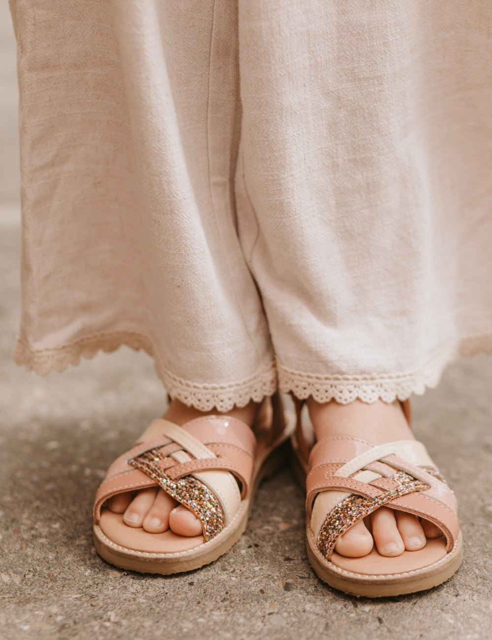 Evy Sandal - Color Block Unicorn