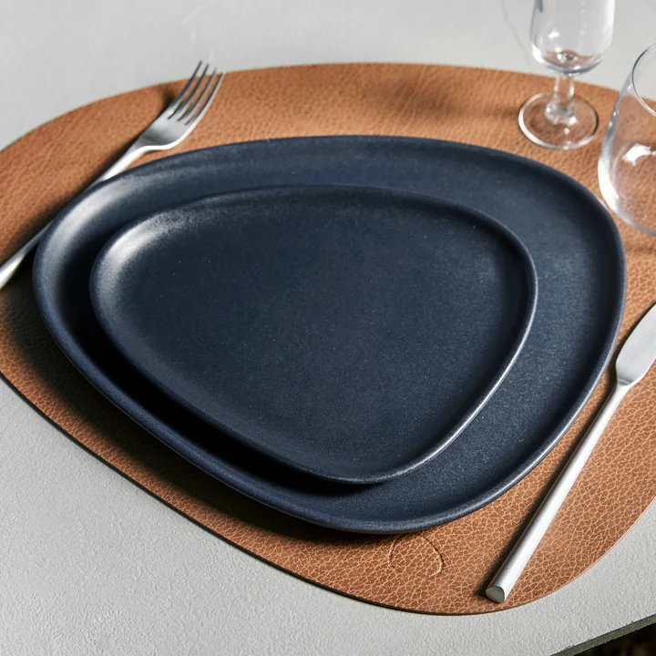 Lind DNA - Curve Stoneware tiefer Teller, 22 x 19 cm, navy blue