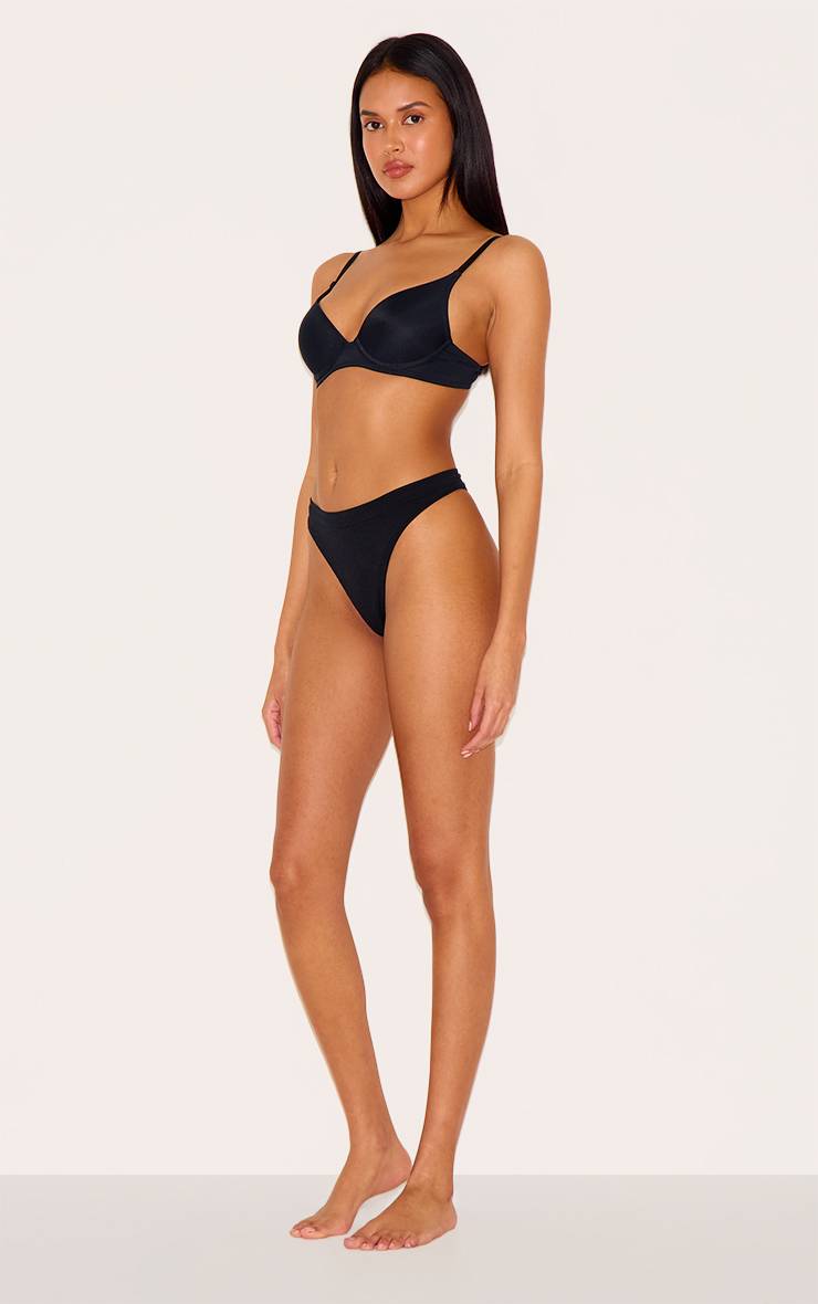 Noir Soutien-gorge À Armatures Avec Bonnets Échancrés