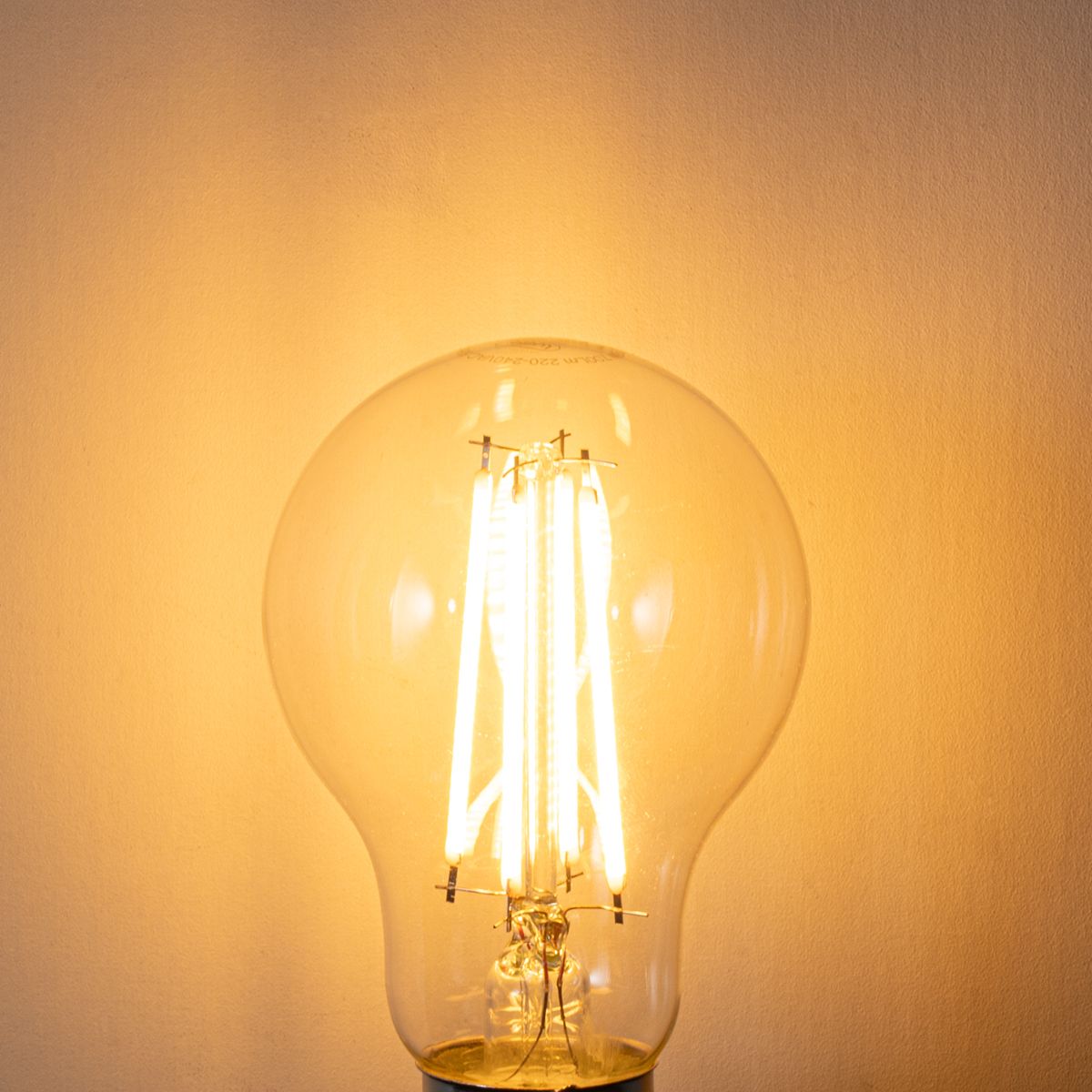 Set van 5 E27 dimbare LED lampen A60 6W 700 lm 2200K