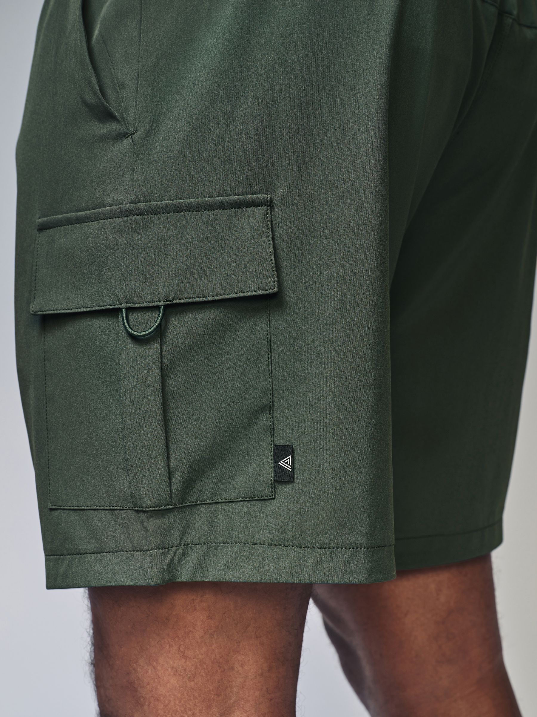 Kakigroen - Active cargo gym trainingshorts