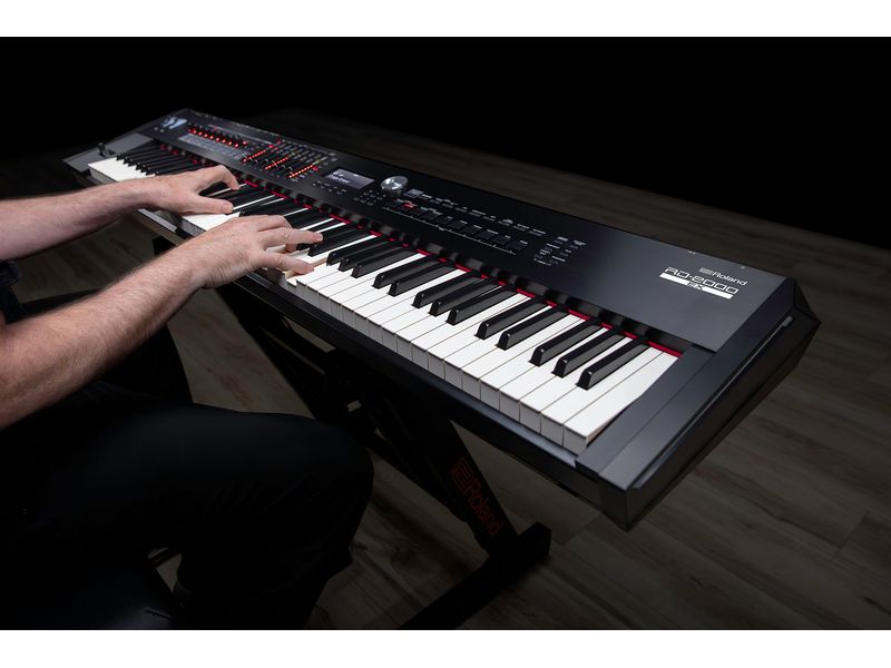 Roland Stage Piano RD-2000 EX Stagepiano mit zwei unabhängigen Klangerzeugern und modernen Steuerungsfunktionen