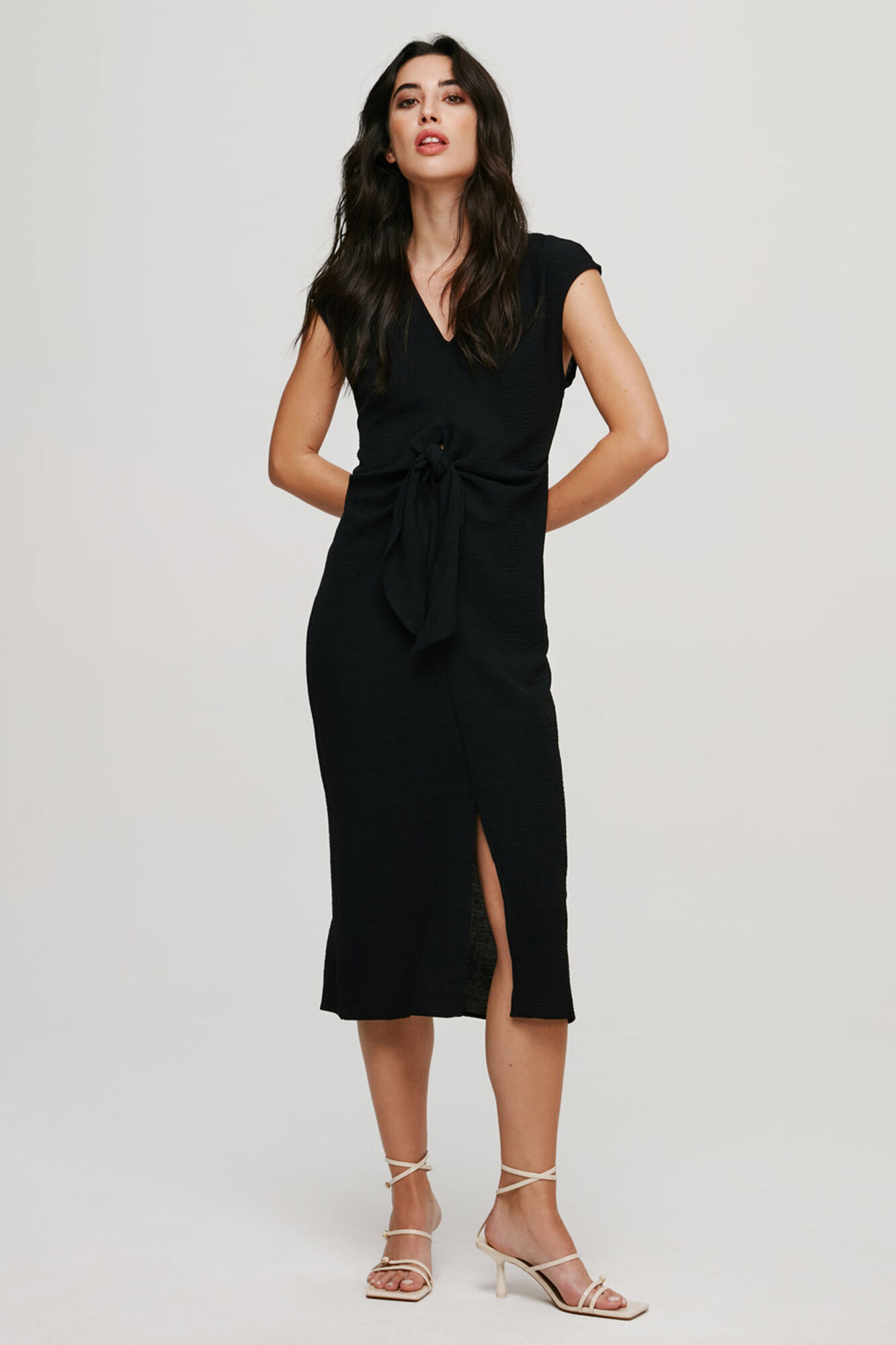 Vestido midi sem mangas - Preto