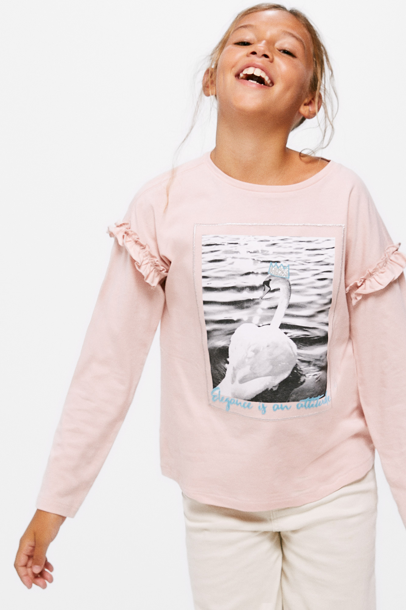 Camiseta com estampa de cisne para meninas