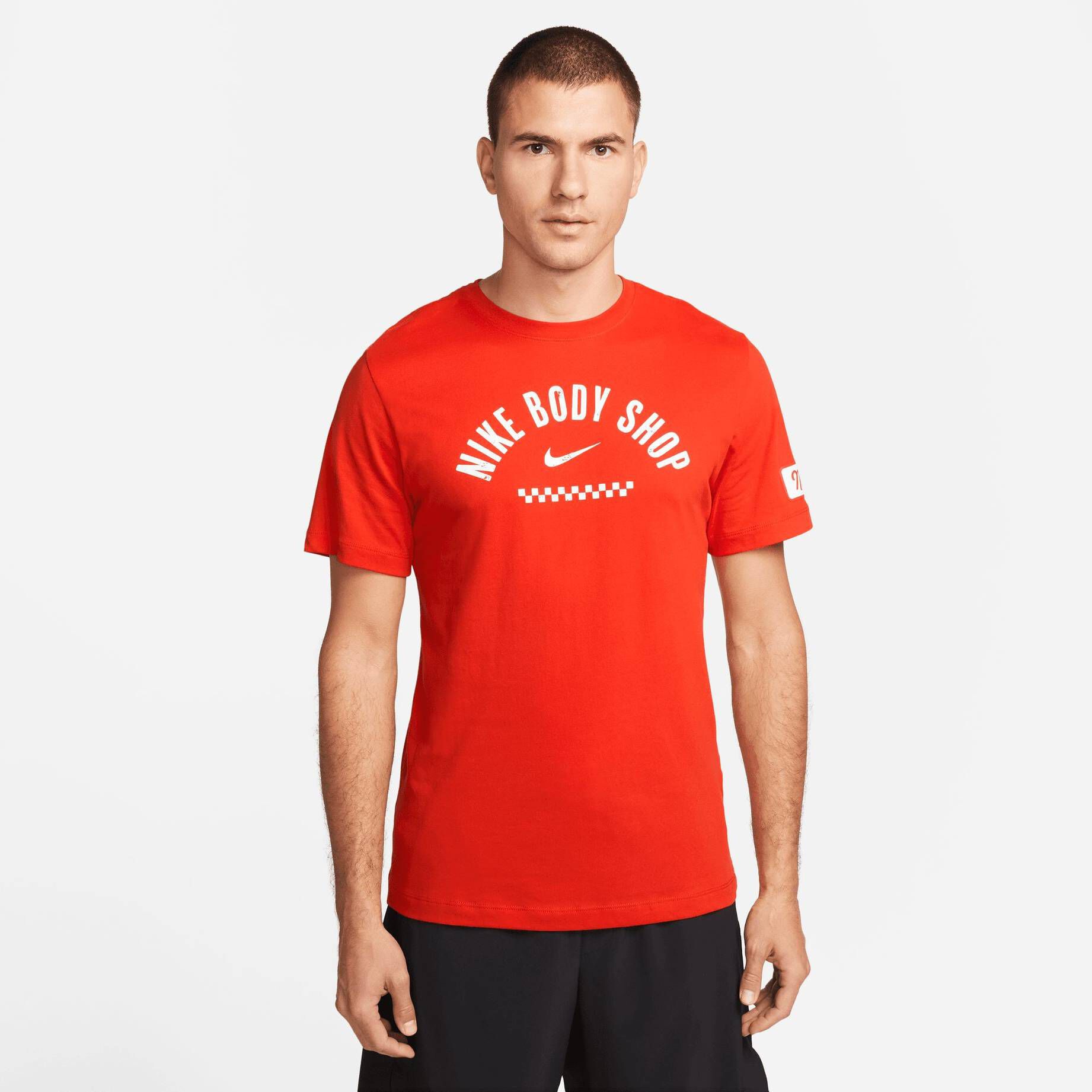Nike| Herren T-Shirt NIKE BODY SHOP