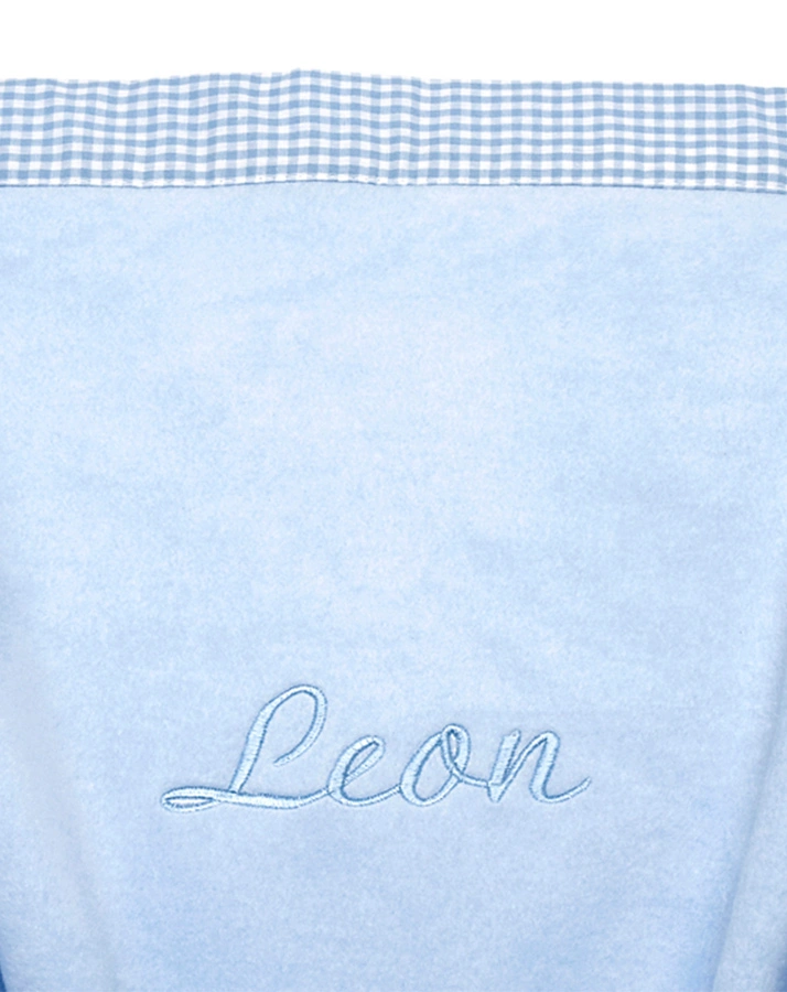 Personalisierte Baby-Kuscheldecke hellblau (Stickfarbe: pink)