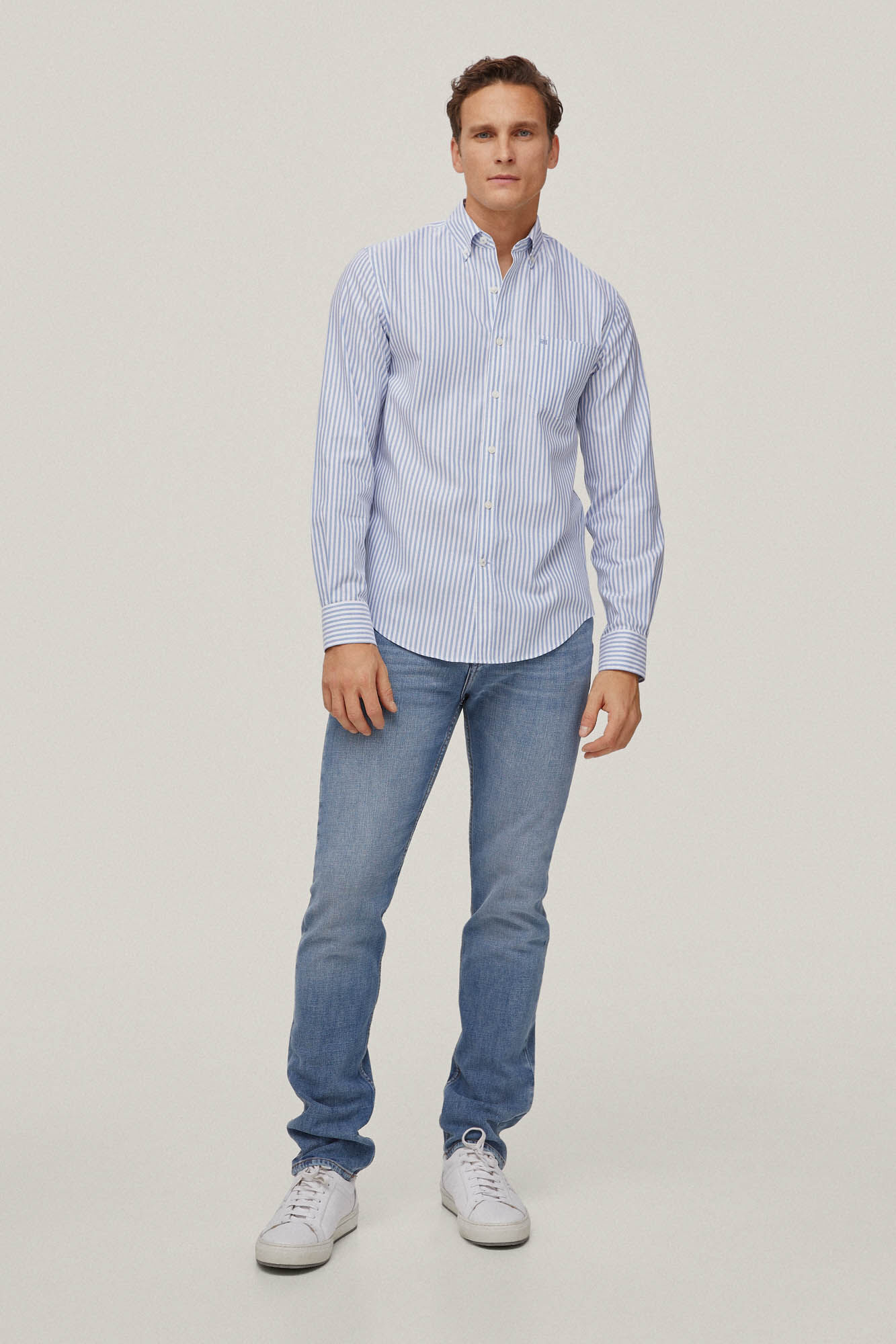 Camisa listrada que não precisa passar e resistente a manchas - Azul