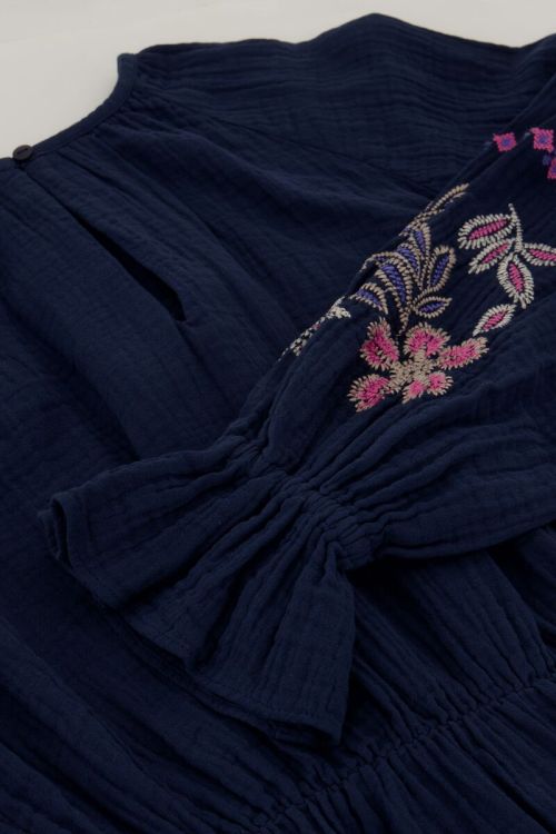 Donkerblauwe jurk met embroidery