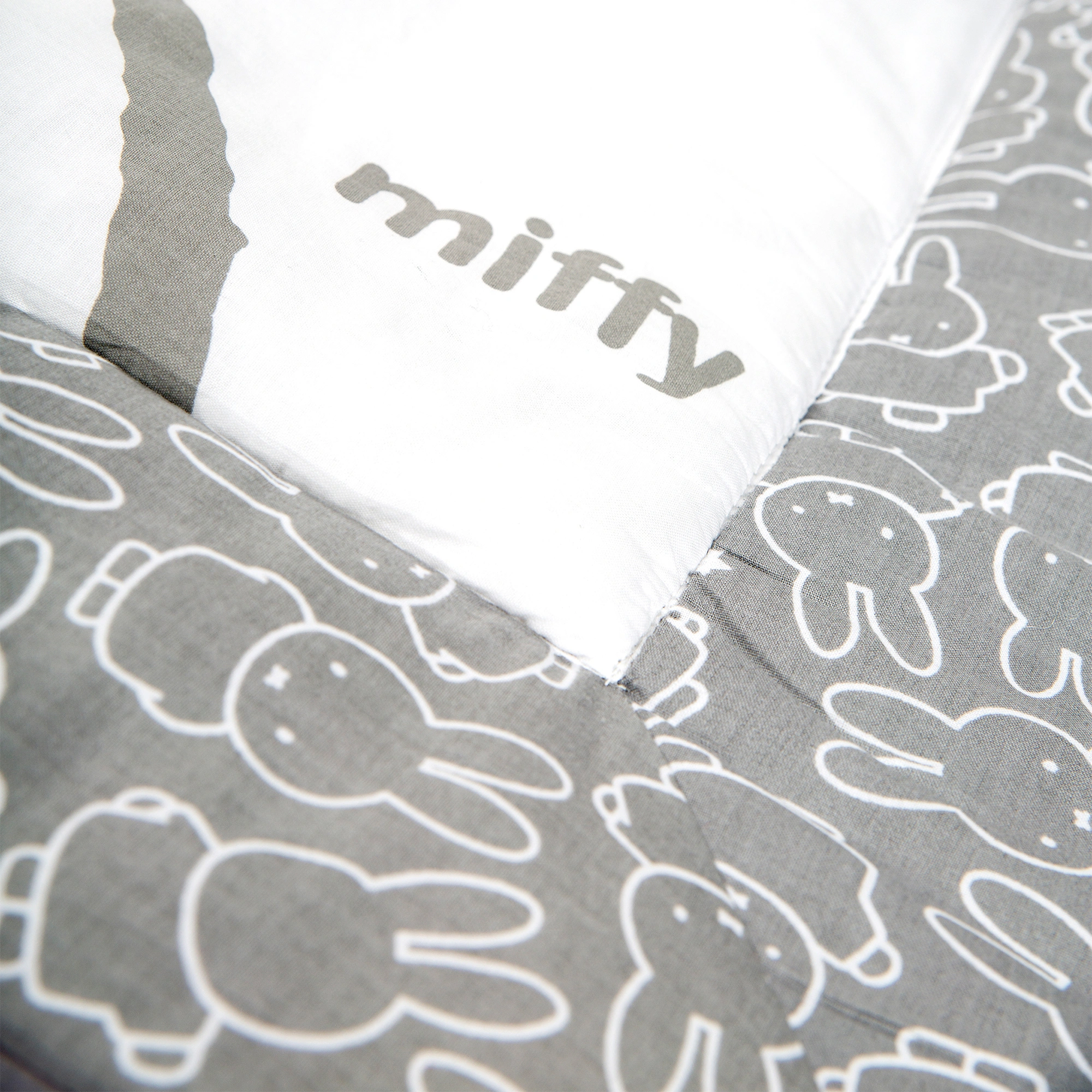 Spiel- und Krabbeldecke MIFFY